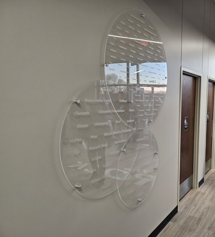 Donor wall design